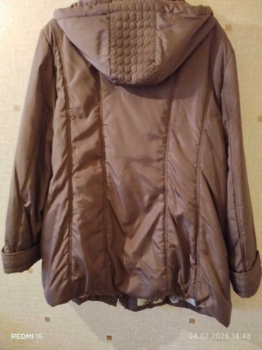 Лёгкая куртка сиреневого цвета