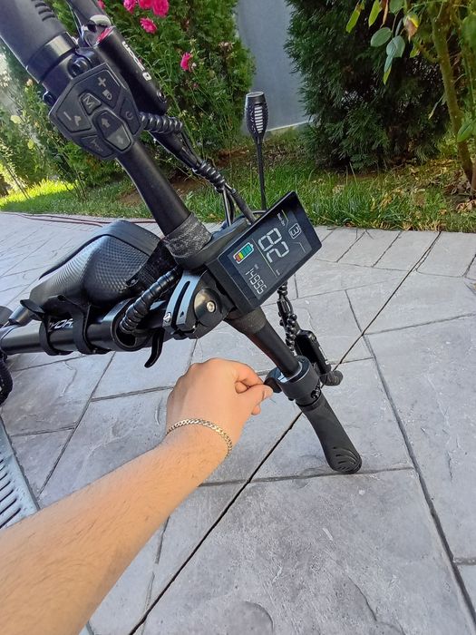 Trotinetă electrică Joyor S10-S Z Custom 2000W – 1500 km, viteză 82 km/h + CASCĂ & OCHELARI SILVIS ( Fac schimb și cu bike full suspension)
