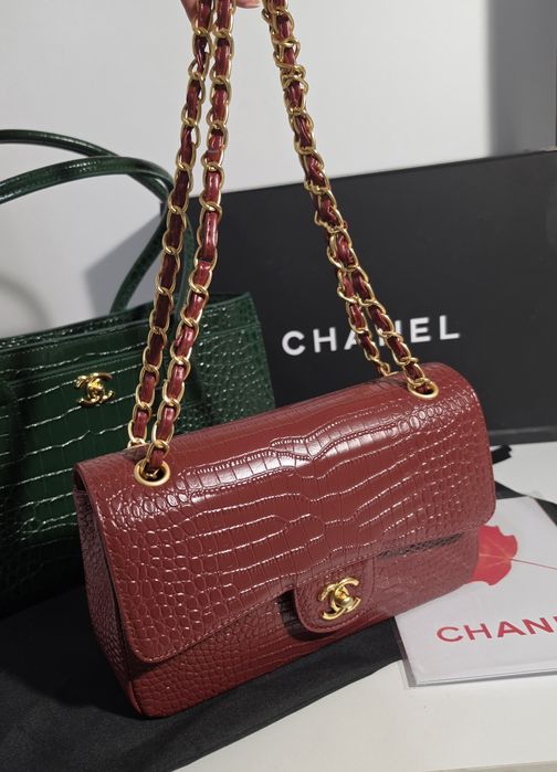 Налична чанта Chanel Maxi Flap Red