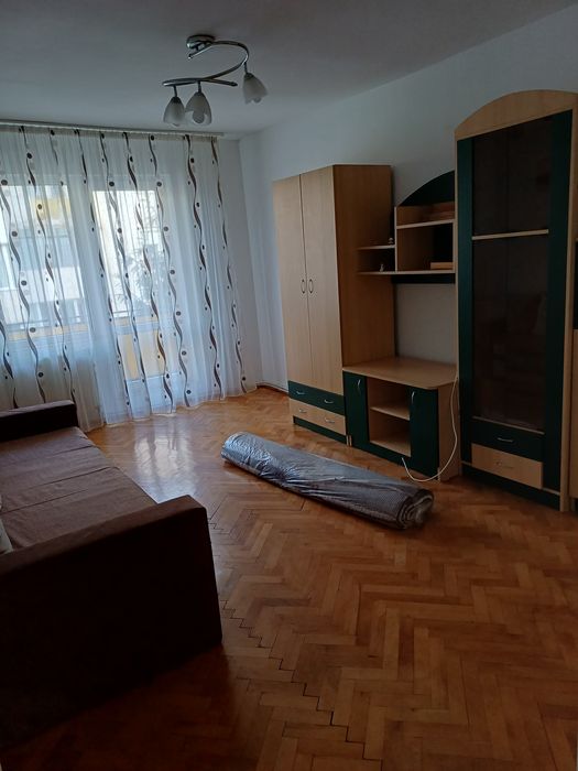 Închiriez apartament 2 camere cartierul Fagarasului