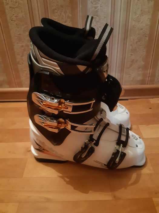 Ботинки горнолыжные