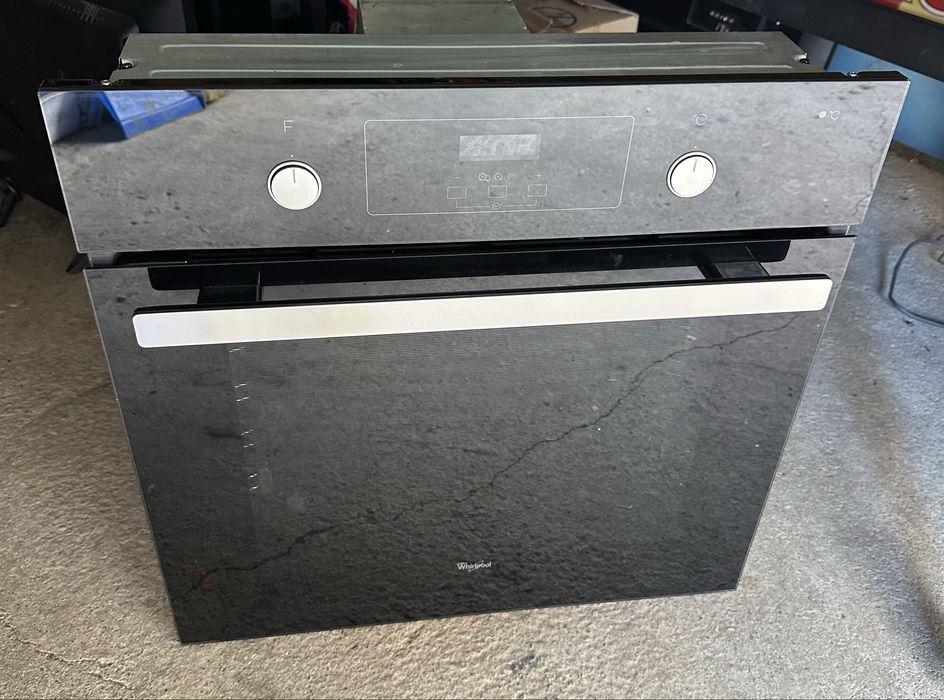 Vand cuptor electric Whirlpool