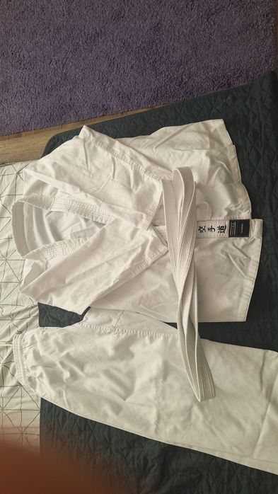 Kimono Judo sau Karare nivel începator.