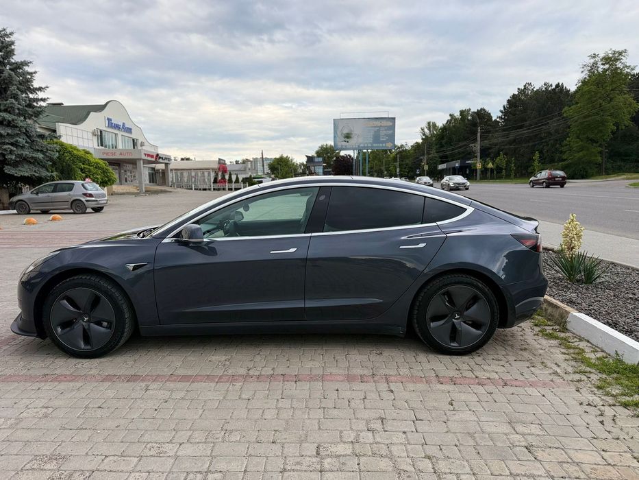 Tesla model 3 STD Plus