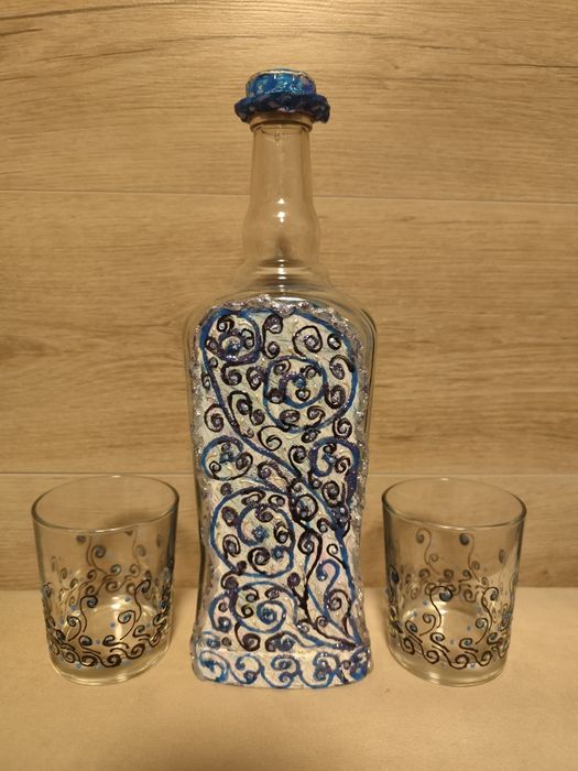 Оригинални бутилки, чаши, чинии, . Подарък за рожден ден.