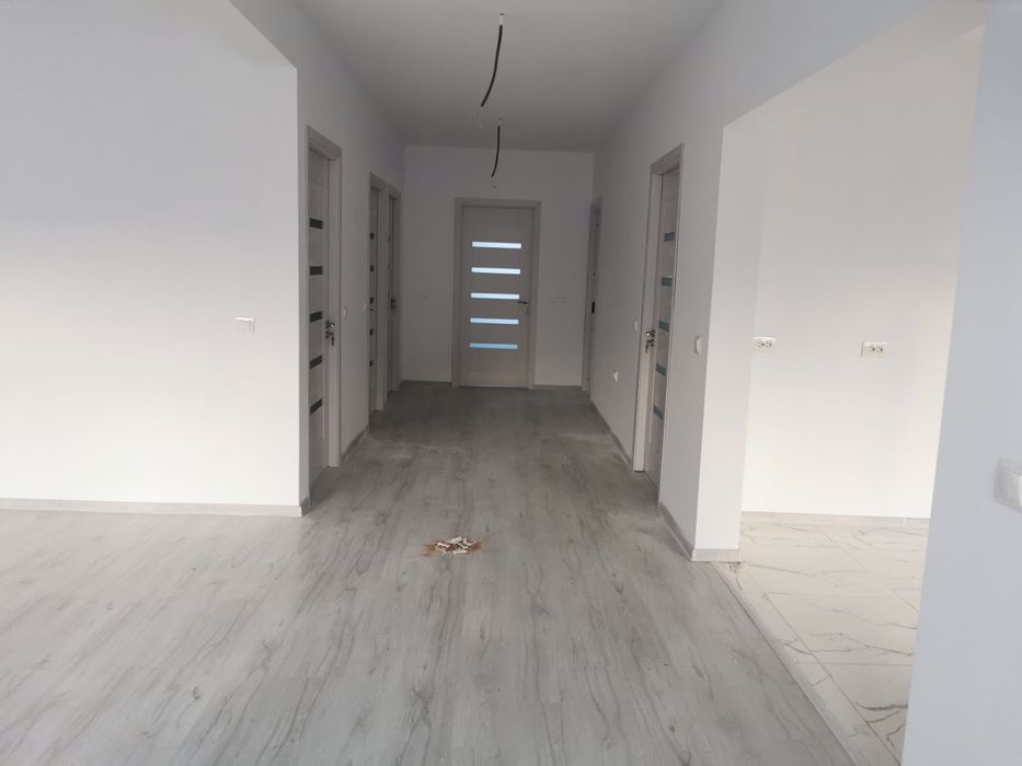 Vand casa parter la cheie in sat Tatarca!