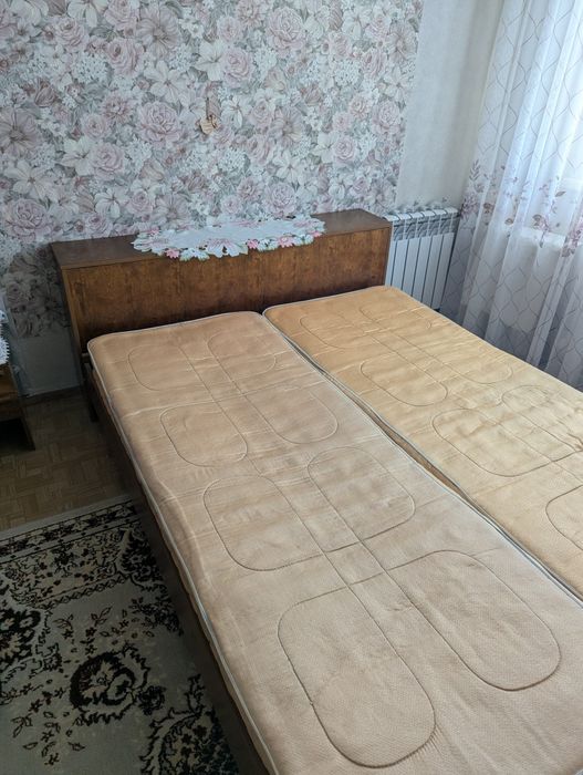 Кровать с матрасом