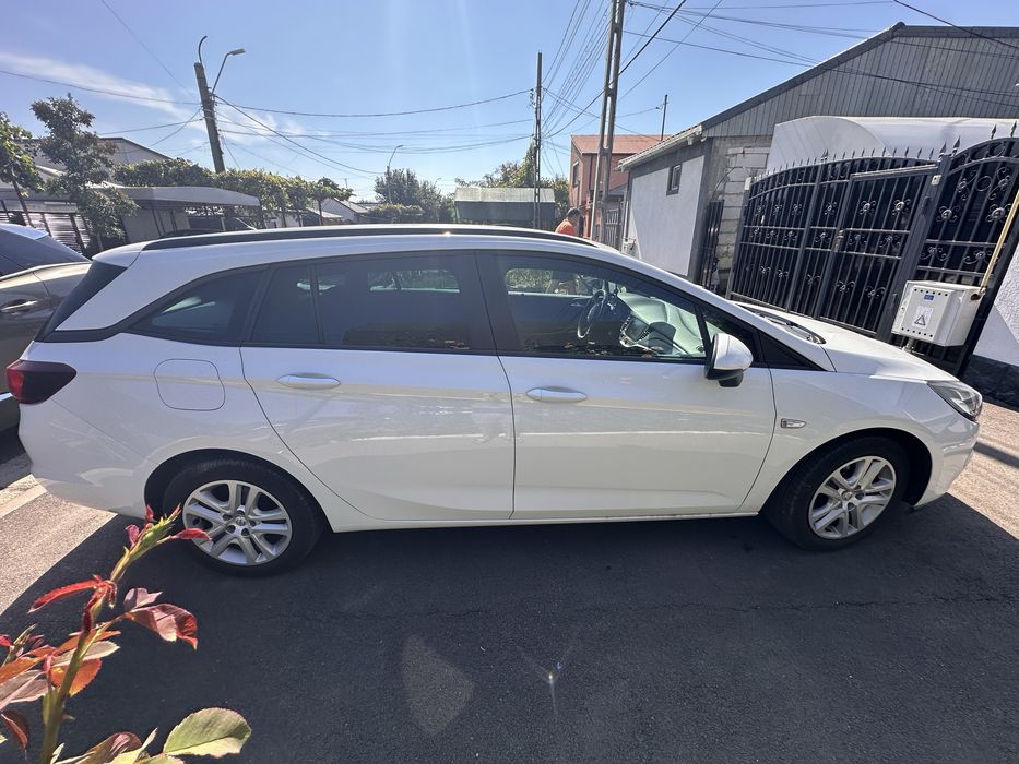 Vând Opel Astra break 2018