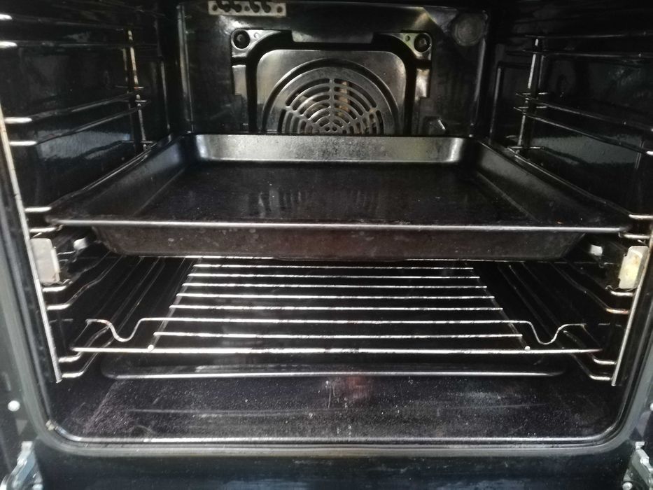 Фурна за вграждане Amica BOC5542S