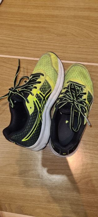 Продам кроссовки детские.