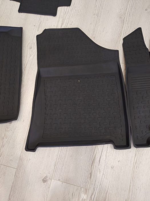 Продам полики за 30000 торг