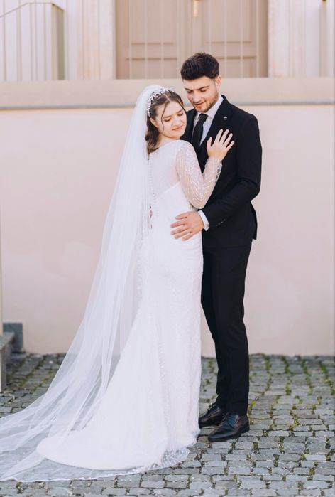 Rochie de mireasa tip sirenă mărimea S + voal