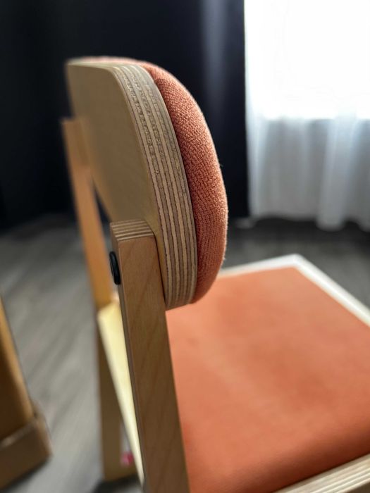 Scaun lemn tapitat copii SPIN Loop 4 ani+, rosu/orange, nou in cutie