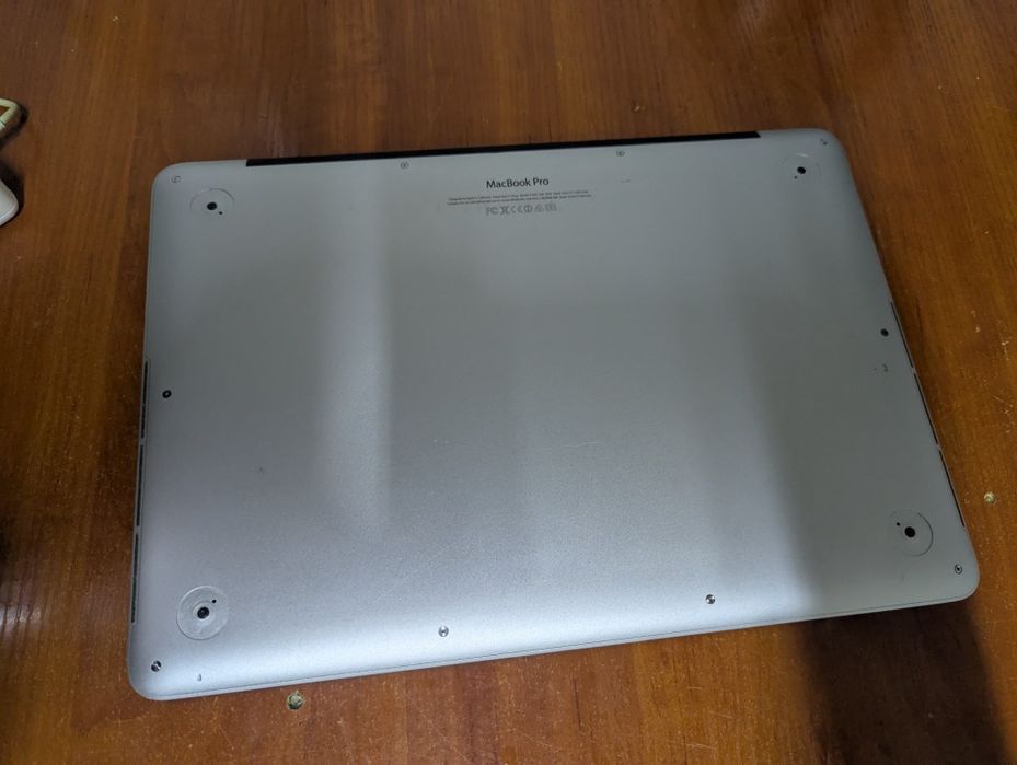 МакБук 2014 срочно продаю