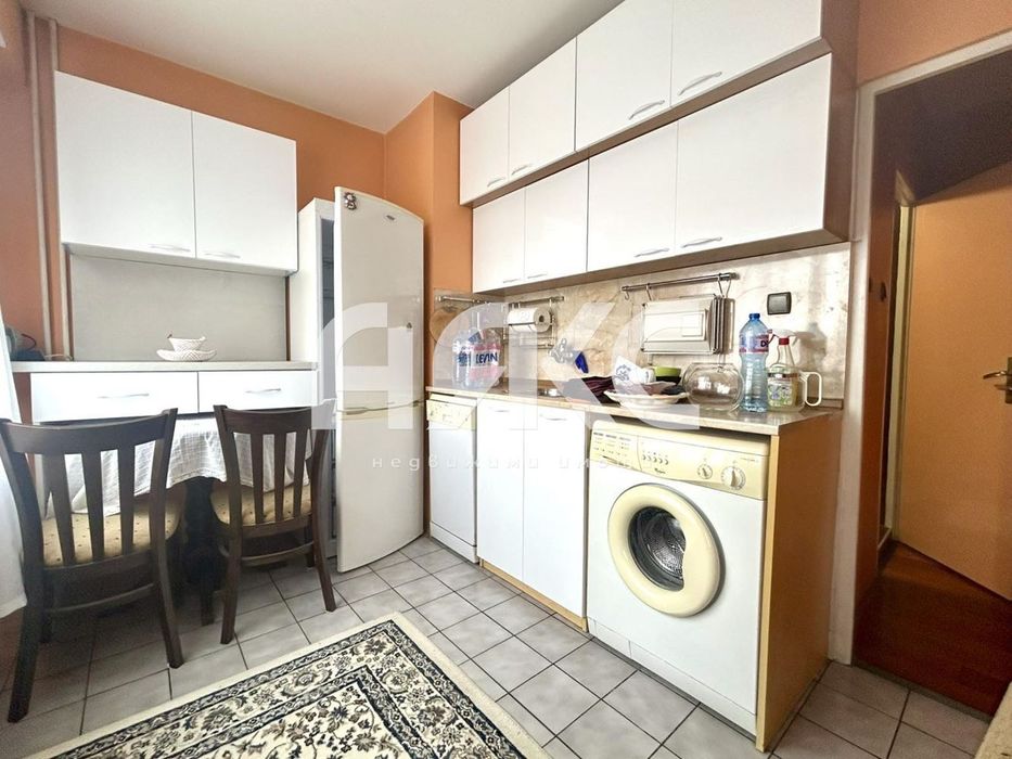 Тристаен обзаведен апартамент в кв. Дружба 1 до МЕТРОСТАНЦИЯ