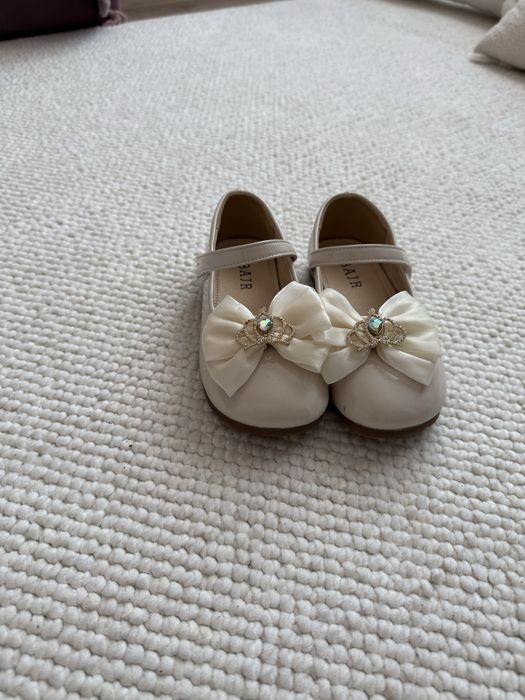 Продам туфельки на девочку