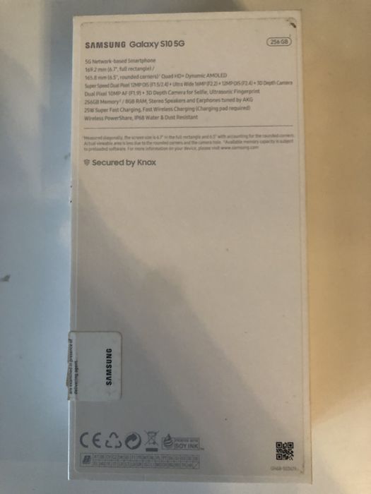 Cutii iPhone 7 pus 128 gb.Samsung S10 5G 256 gb.