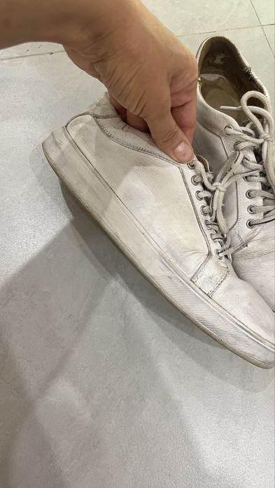 Отдам обувь даром!