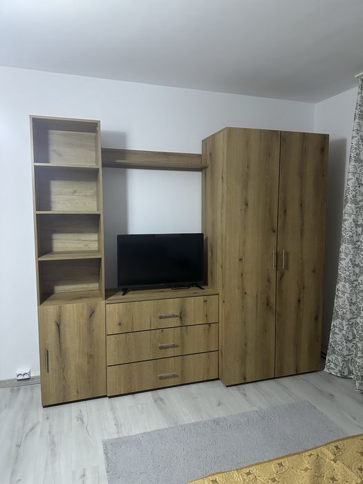 Inchiriez apartament