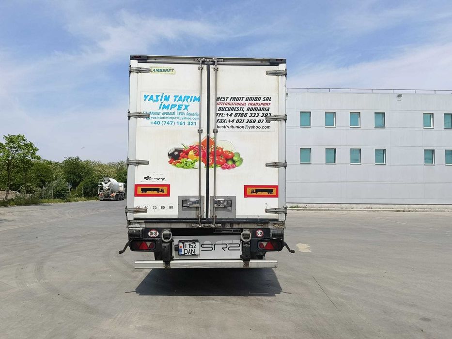 Autoutilitara Renault plus semiremorca Lamberet