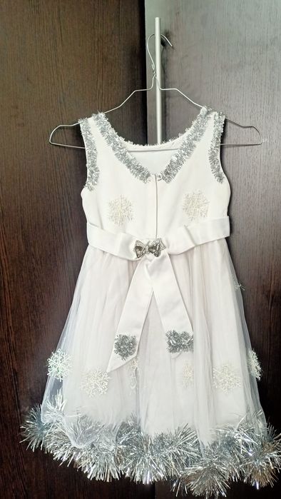 Продам платье для девочки