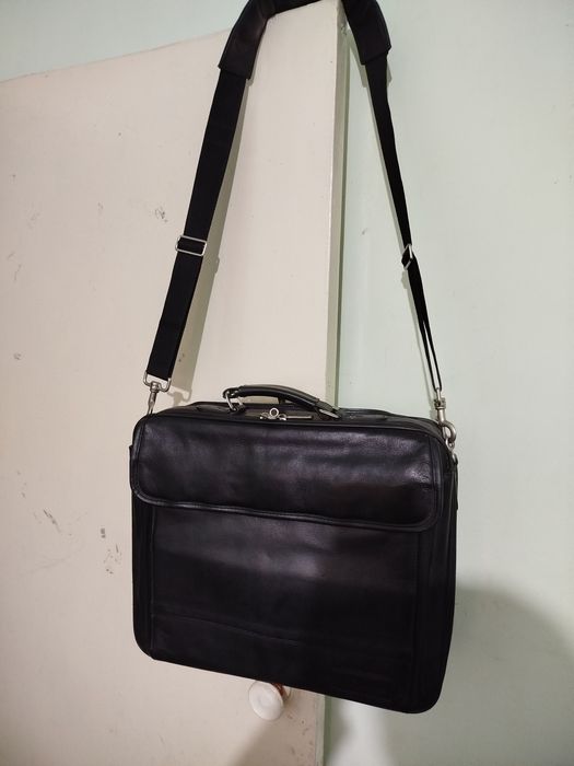 Продам кожаные сумки.