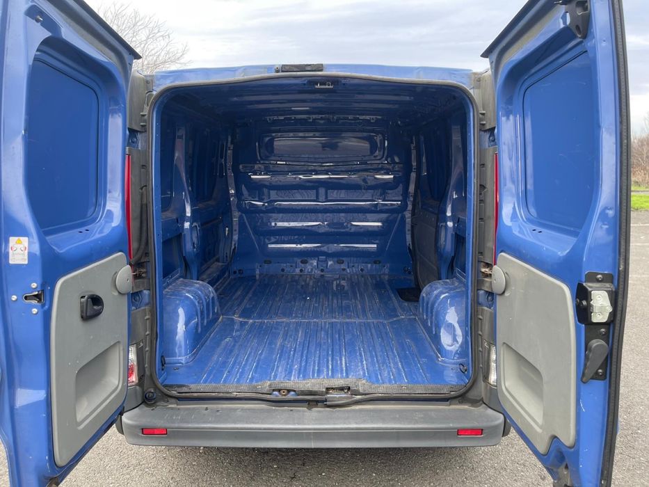 Opel Vivaro 3 locuri