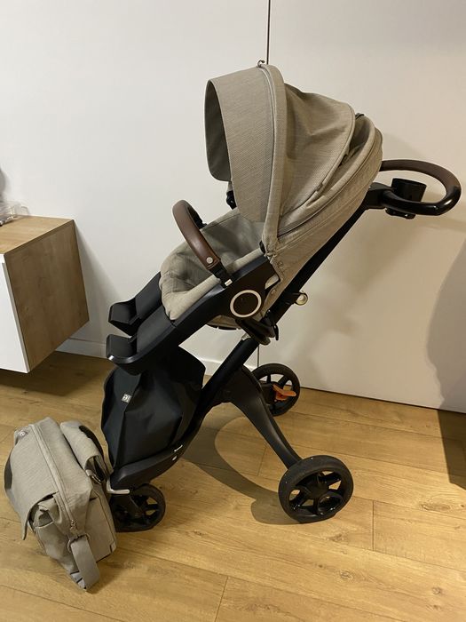 Бебешка количка Stokke