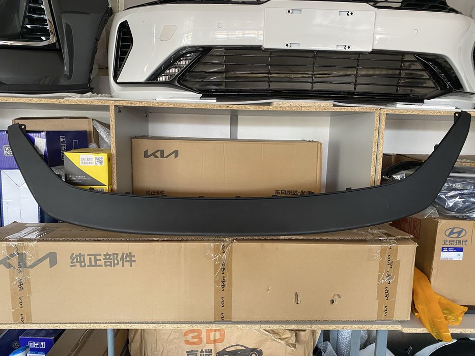 Решетка радиатора KIA K3