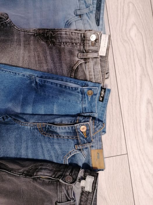 Vând blugi și pantaloni