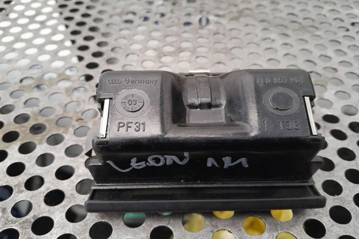 Scrumiera spate 8L0857961 Seat Leon a 2-a generatie 1P