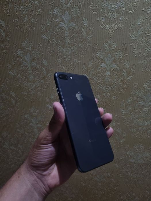 iPhone 8pilus 64gb