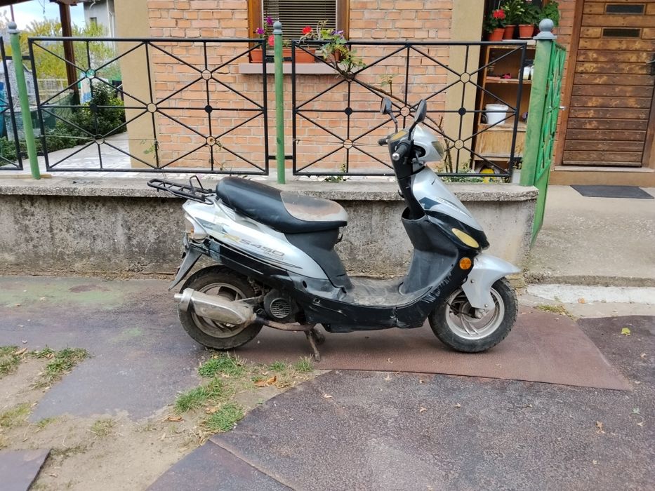 Скутер на части китайски четиритактов