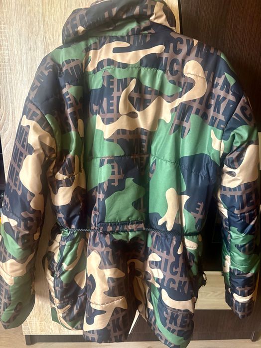 Яке на Nikolle collection много хубава материя ,3 пьти носено, като ново,