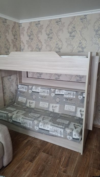 Продам двухъярусную кроватью б/у