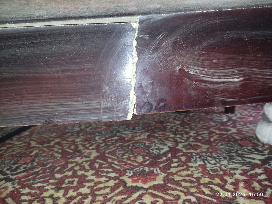 Stol sotiladi srochna