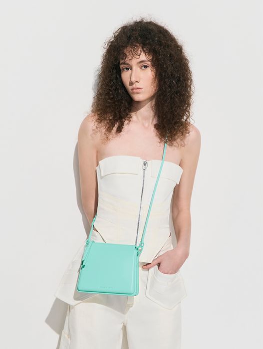 Сумка Charles & Keith Camelia Trapeze