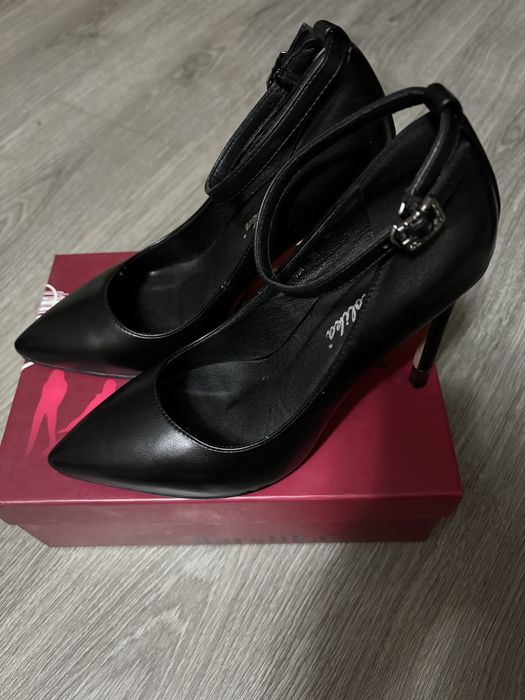 Новые кожаные туфли 37р