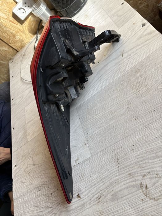 Субару Аутбек Фонарь