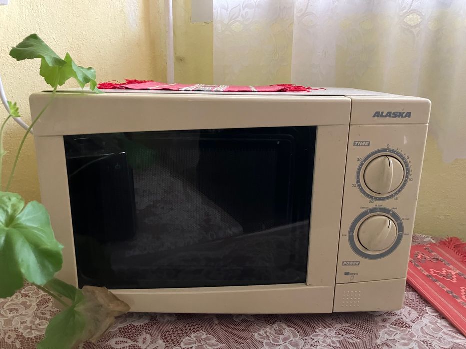 Cuptor cu microunde
