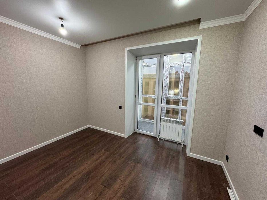 2 комнатная ,крыша двускатная