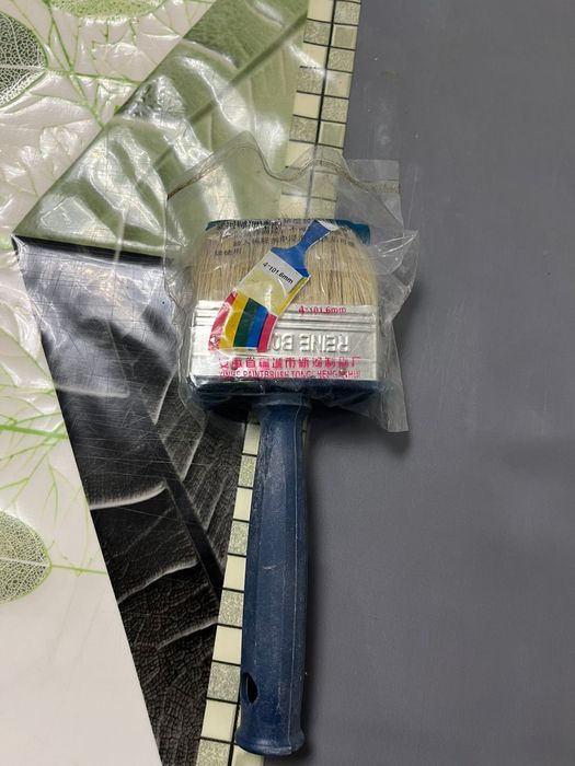 Щетки для краски 100 тг за штуку