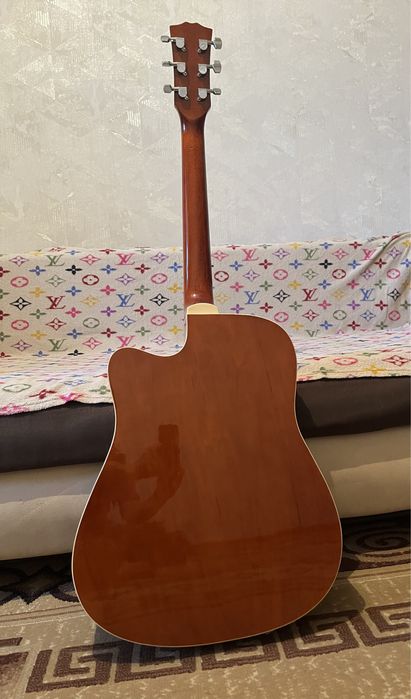 Гитара электроакустическая с сумкой вместе