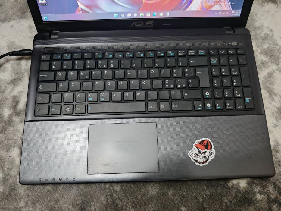 Laptop Asus X55VD i3 gen2