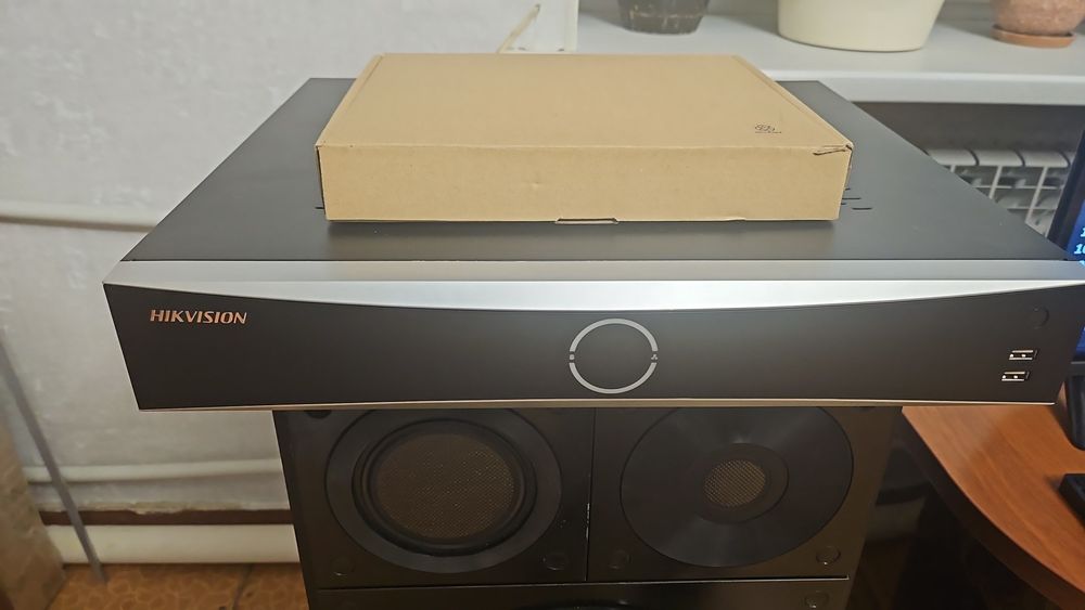 Видеорегистратор hikvision новый