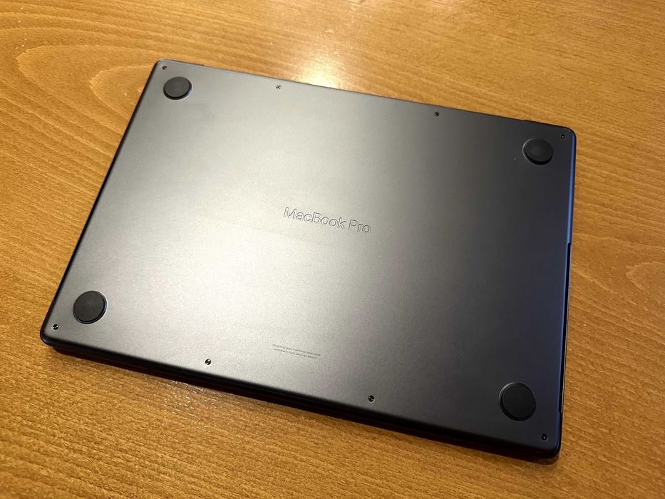 Apple MacBook Pro M3 Pro 1TB SSD 18GB