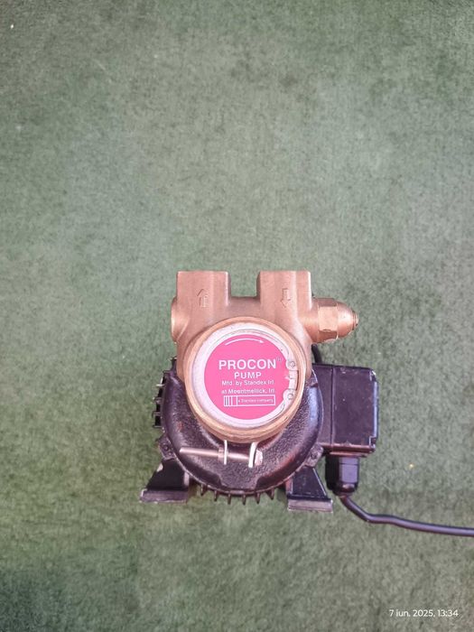 Pompa rotativa volmetrica cu motor