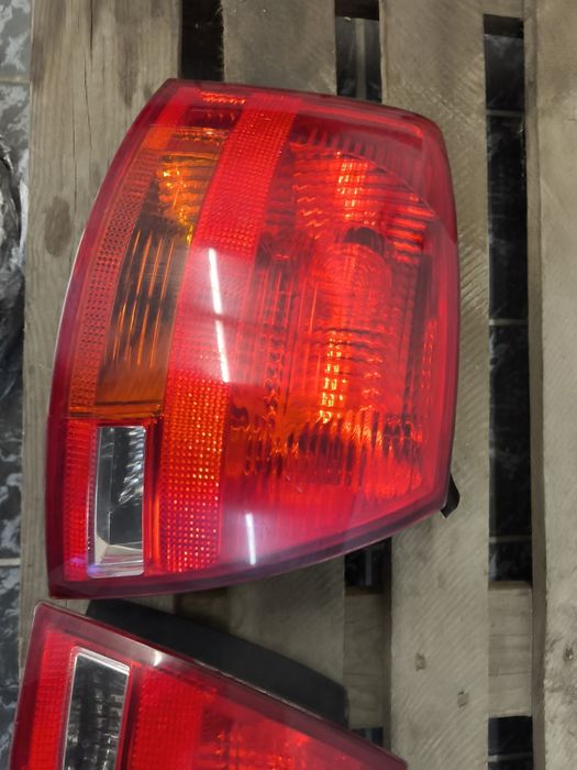 Задни външни/вэтрешни стопове за Ауди А4 Б7 (комби/седан)