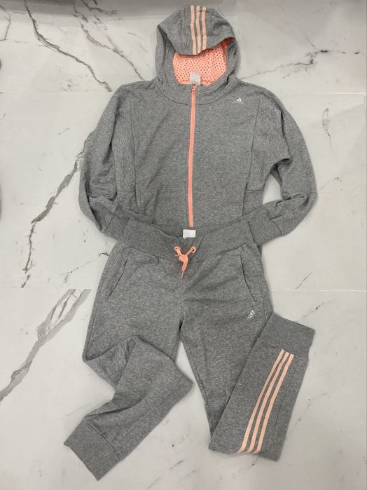 Спортни дрехи Adidas