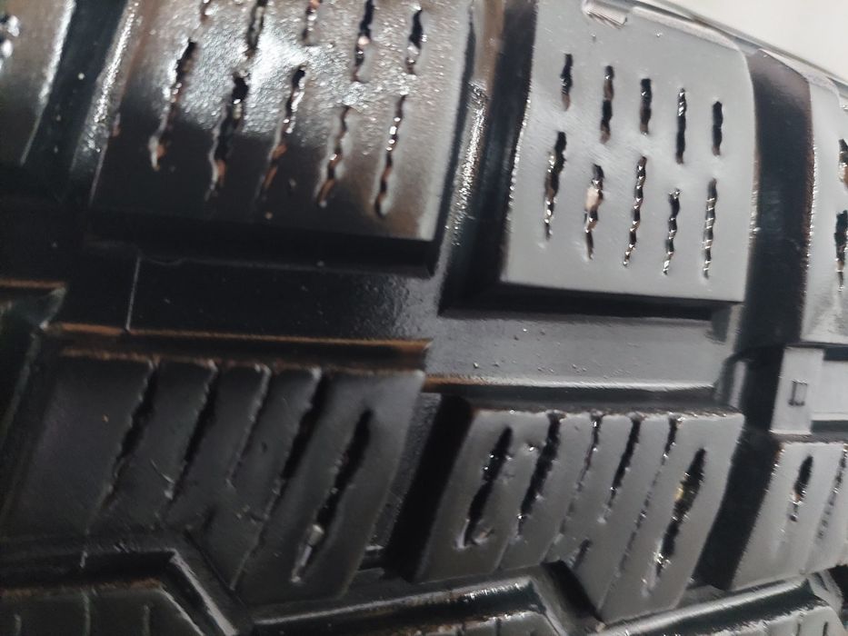 Продам зимние шины YOKOHAMA